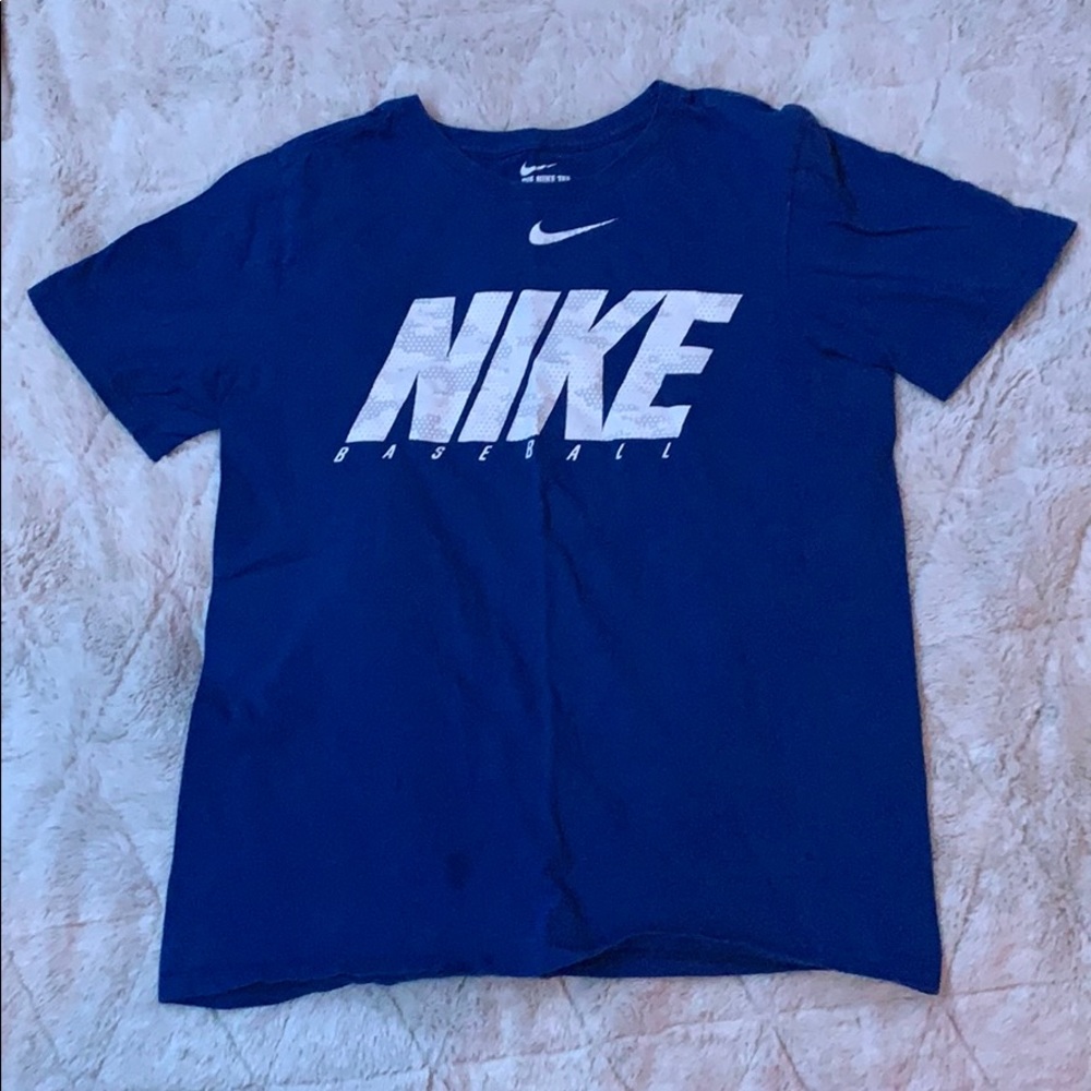 nike t-shirt